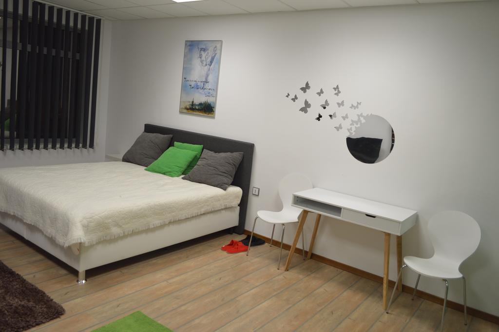 Apartamento Vasarely Luxury Flat Satu Mare Exterior foto